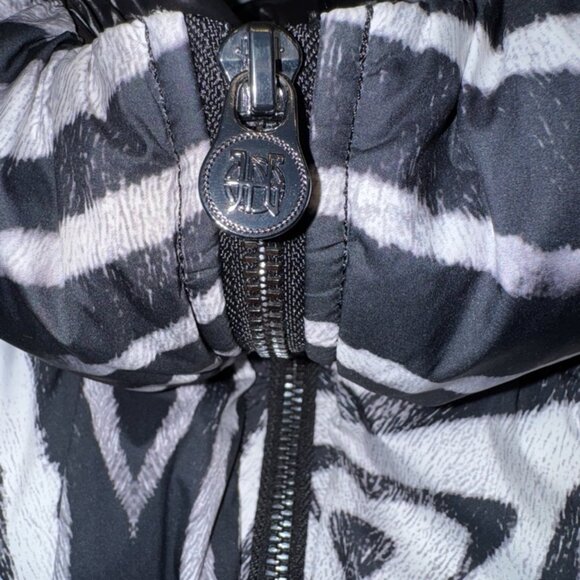 RARE NWOT Jean Paul Gaultier X Bosideng Down Coat Women's Medium Puffer Zebra - Picture 14 of 16